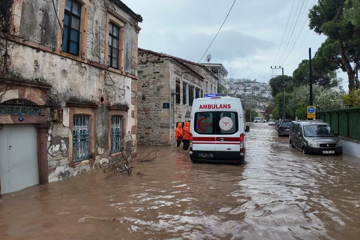 Kuvvetli yağış uyarısı! Foça